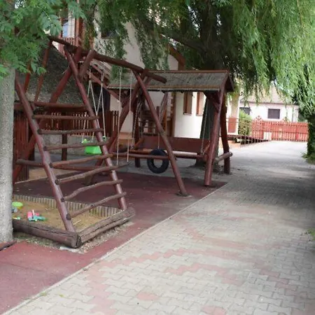 Pasztor Family Vendeghaz *