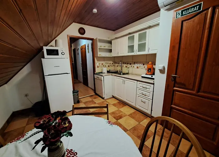 Pasztor Family Vendeghaz *